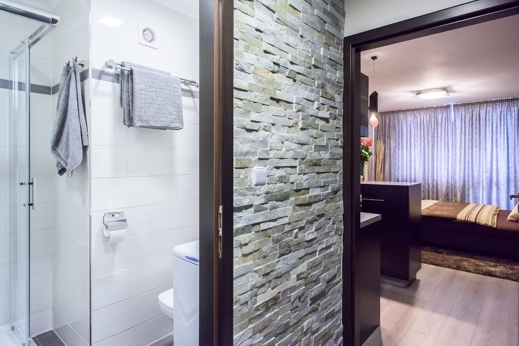 Luxury Apartment *